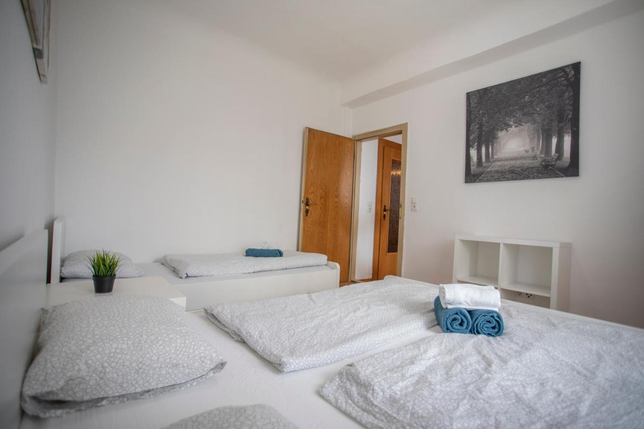 Traditional Old Town Apartment Hall in Tirol Bagian luar foto