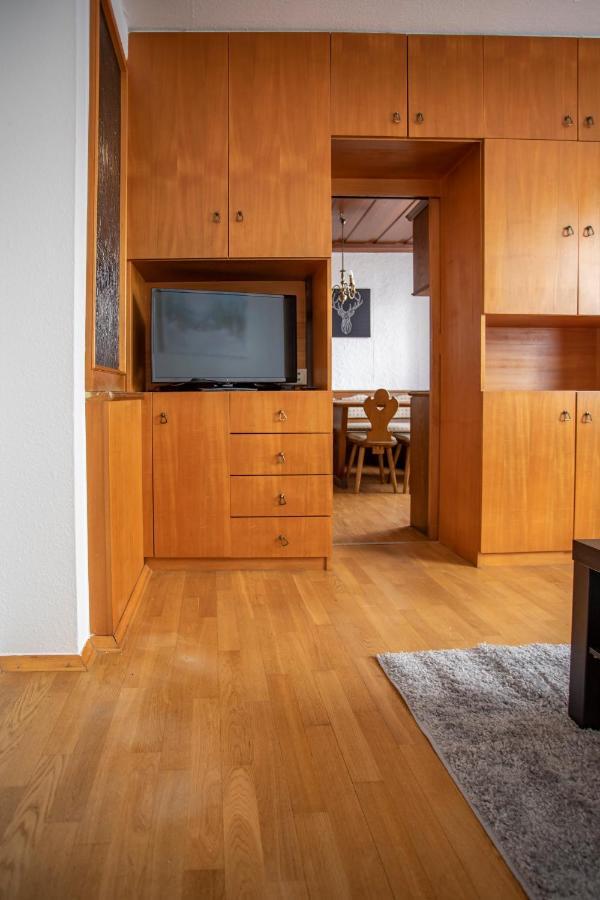 Traditional Old Town Apartment Hall in Tirol Bagian luar foto
